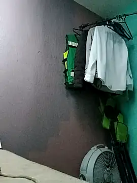 Snapshot of Noctucrasy247 chatting on December 21, 9:12 am Noctucrasy247 online show from December 21, 9:12 am