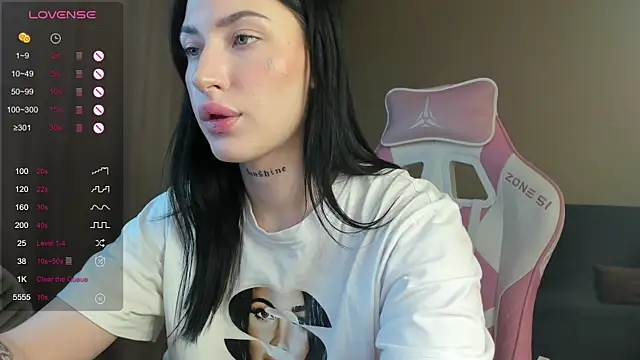 JenniferQueen11 online show from February 6, 1:43 pm