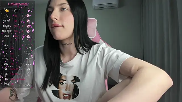 JenniferQueen11 online show from February 15, 2:22 pm