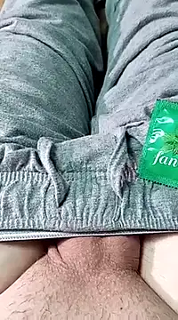 Snapshot of funcock78 chatting on March 1, 3:53 am funcock78 online show from March 1, 3:53 am