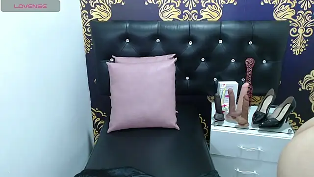 Snapshot of greatASS_Latina chatting on October 7, 7:33 pm greatASS Latina online show from October 7, 7:33 pm