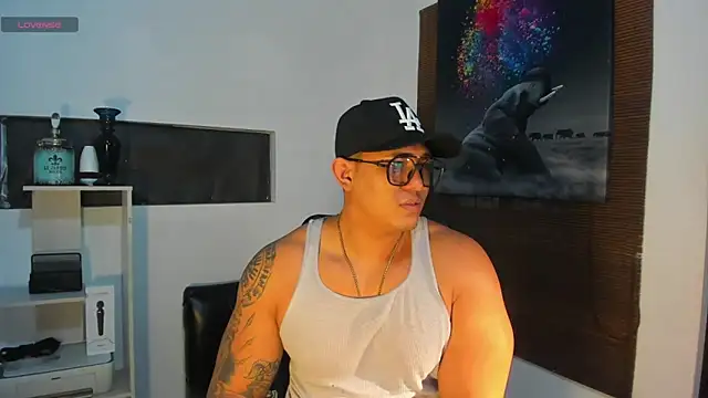 Snapshot of Colton_Massif chatting on December 31, 10:15 am Colton Massif online show from December 31, 10:15 am