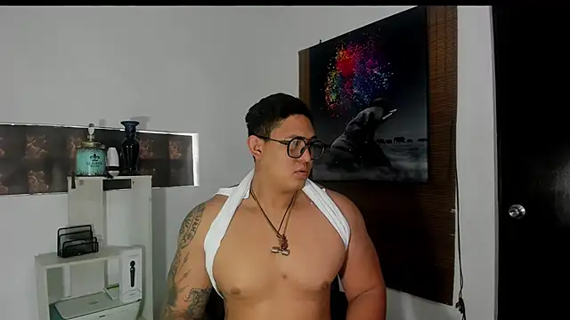 Snapshot of Colton_Massif chatting on January 25, 9:35 pm Colton Massif online show from January 25, 9:35 pm