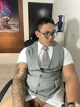 Snapshot of Colton_Massif chatting on March 18, 2:58 am Colton Massif online show from March 18, 2:58 am