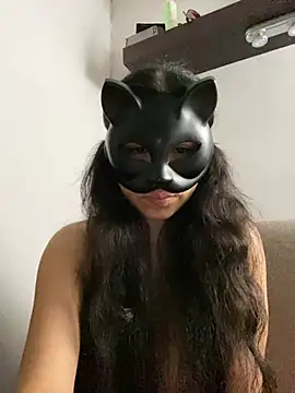 nenalayla online show from February 6, 11:15 pm