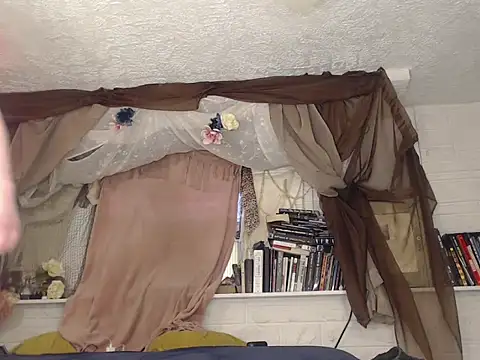 MaxiMillz online show from March 18, 3:37 pm