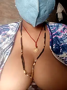 Snapshot of Lattika-Bhabhi chatting on January 31, 8:22 am Lattika-Bhabhi online show from January 31, 8:22 am