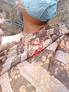 Snapshot of Lattika-Bhabhi chatting on February 5, 7:07 am Lattika-Bhabhi online show from February 5, 7:07 am