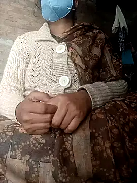 Snapshot of Lattika-Bhabhi chatting on February 10, 6:42 am Lattika-Bhabhi online show from February 10, 6:42 am