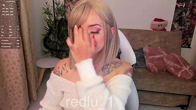 Snapshot of Redlu_1 chatting on December 29, 5:31 am Redlu 1 online show from December 29, 5:31 am