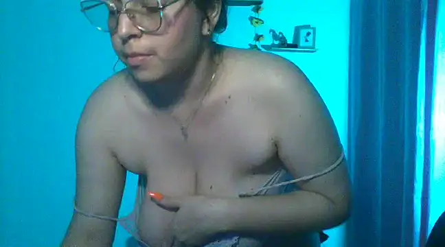 Snapshot of lorenitabella chatting on February 10, 10:19 pm lorenitabella online show from February 10, 10:19 pm