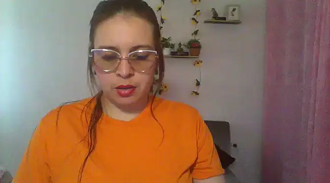 Snapshot of lorenitabella chatting on February 13, 7:31 pm lorenitabella online show from February 13, 7:31 pm