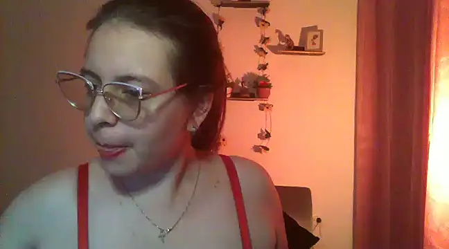 Snapshot of lorenitabella chatting on February 15, 7:49 am lorenitabella online show from February 15, 7:49 am
