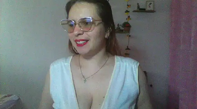 Snapshot of lorenitabella chatting on March 4, 7:32 pm lorenitabella online show from March 4, 7:32 pm