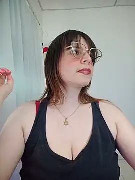 lorenitabella online show from July 1, 9:25 pm