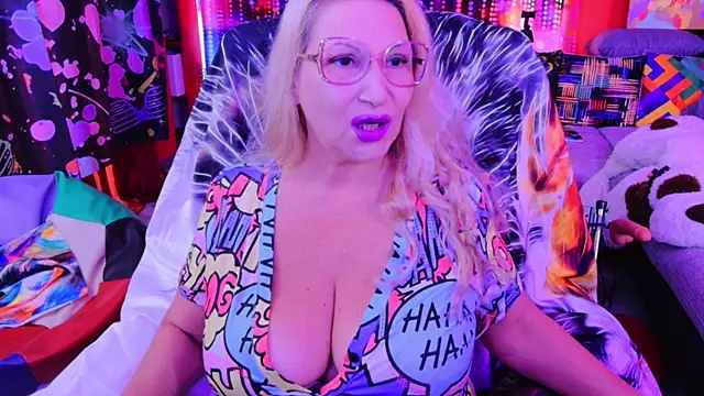 mature lisa naughty online show from September 27, 2:44 pm