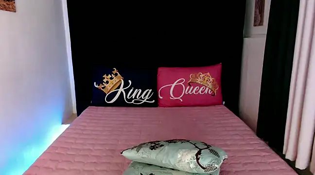 Snapshot of Angelic_Fuckerxxx chatting on January 22, 4:13 am Angelic Fuckerxxx online show from January 22, 4:13 am