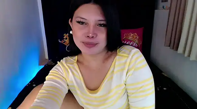 Snapshot of Angelic_Fuckerxxx chatting on March 5, 8:43 am Angelic Fuckerxxx online show from March 5, 8:43 am