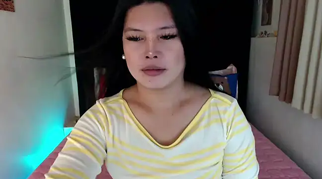 Snapshot of Angelic_Fuckerxxx chatting on March 23, 3:43 am Angelic Fuckerxxx online show from March 23, 3:43 am