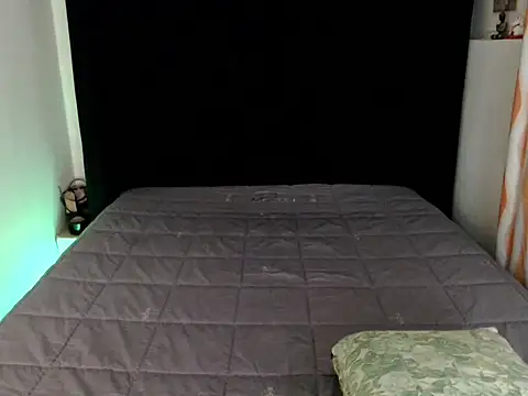 Snapshot of Angelic_Fuckerxxx chatting on October 11, 5:28 am Angelic Fuckerxxx online show from October 11, 5:28 am