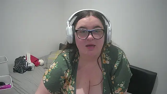 Rebecca Summer online show from December 21, 5:25 am