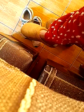 feet toes online show from February 24, 5:43 am