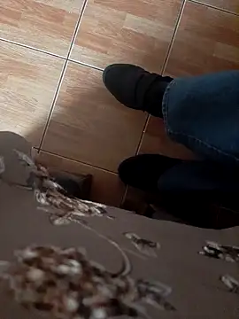 feet toes online show from November 6, 7:53 am