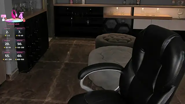 MadelineFox online show from April 10, 9:36 am