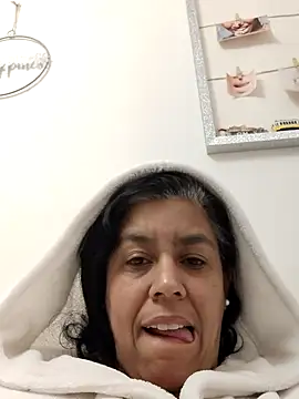 Molly newman6 online show from November 27, 6:10 pm