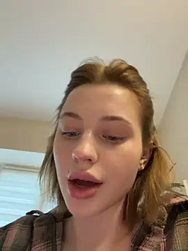 Camilla Railian online show from April 4, 5:54 pm