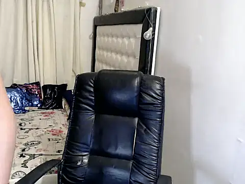 Goddess Sarah online show from March 8, 11:25 am