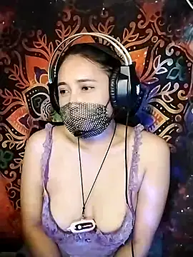  Shimmerlyn  online show from March 11, 7:47 pm