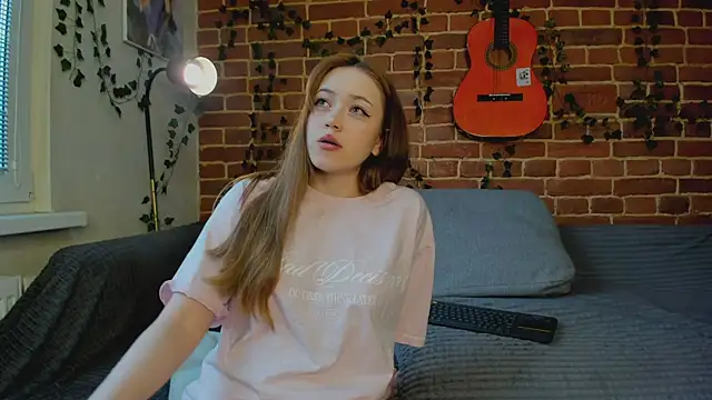 yamy yamy yamy online show from April 25, 2:14 pm