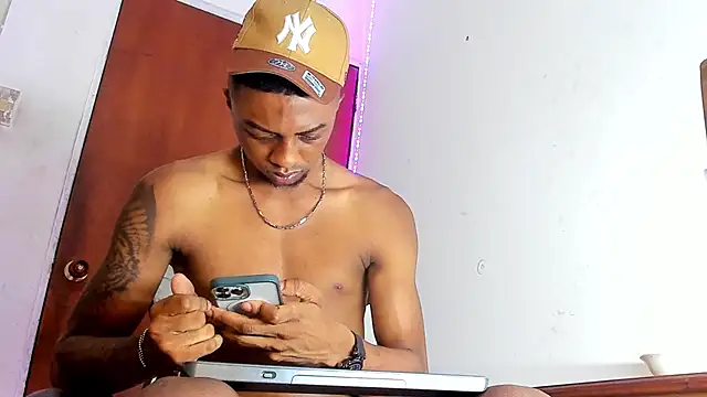 YeremiBrowm online show from January 23, 12:04 am