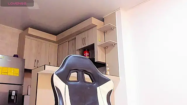 YeremiBrowm online show from October 23, 8:07 pm