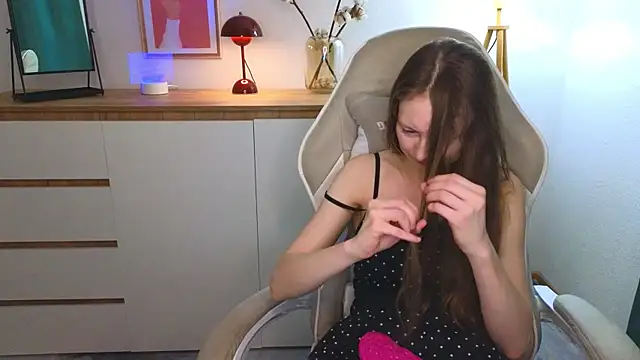 freya nilsson online show from December 11, 4:09 pm