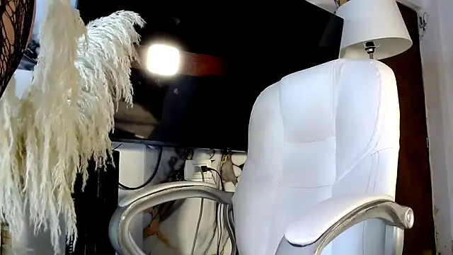 saraplayboy96 online show from September 24, 11:46 am