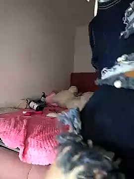 Snapshot of amycute_ chatting on December 12, 3:32 am amycute online show from December 12, 3:32 am