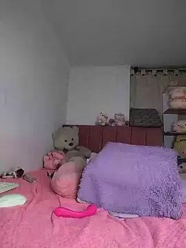 Snapshot of amycute_ chatting on January 4, 12:27 am amycute online show from January 4, 12:27 am