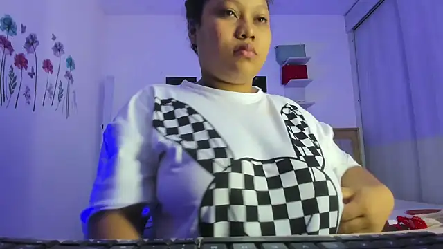 Lunastar02 online show from April 20, 7:22 am