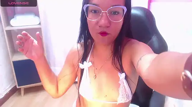 Amy Ronan online show from February 1, 4:54 pm