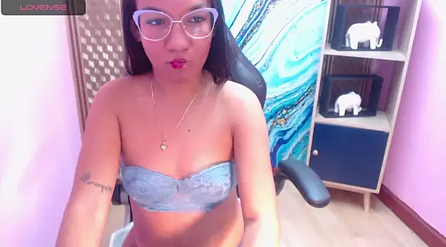 Amy Ronan online show from March 13, 3:17 pm