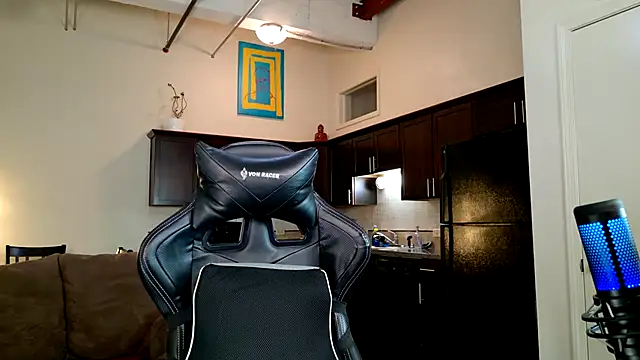 Snapshot of EveEnigma chatting on December 23, 1:24 pm EveEnigma online show from December 23, 1:24 pm