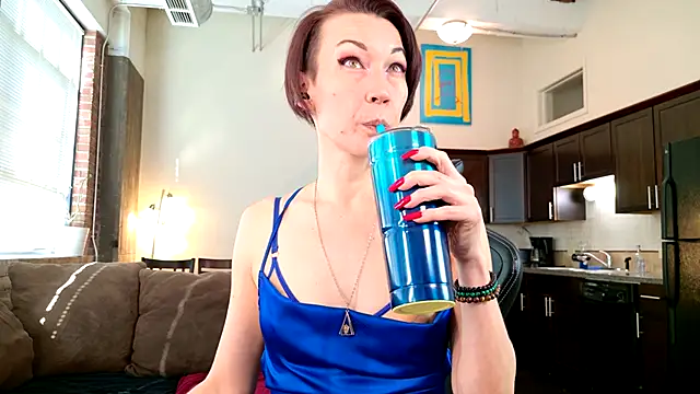 Snapshot of EveEnigma chatting on March 7, 6:43 pm EveEnigma online show from March 7, 6:43 pm