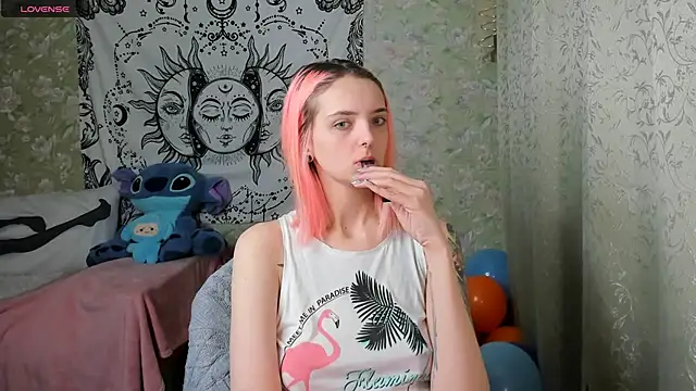 Cutie Adelia online show from December 26, 10:26 am