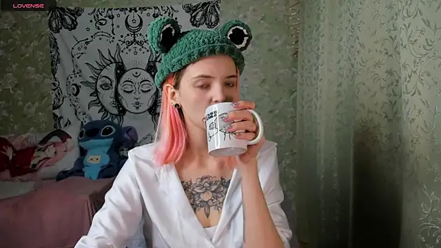 Cutie Adelia online show from January 7, 1:03 pm