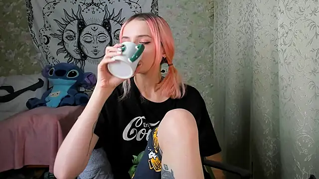 Cutie Adelia online show from January 25, 12:26 pm