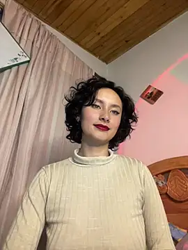 Snapshot of bellaa-w chatting on April 21, 3:46 am bellaa-w online show from April 21, 3:46 am