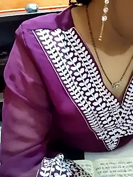 Diya 143 online show from April 5, 4:37 pm