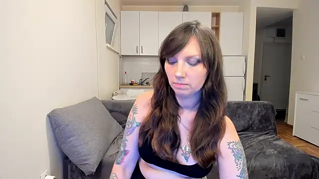 Snapshot of StacyTigerr chatting on February 5, 9:29 pm StacyTigerr online show from February 5, 9:29 pm